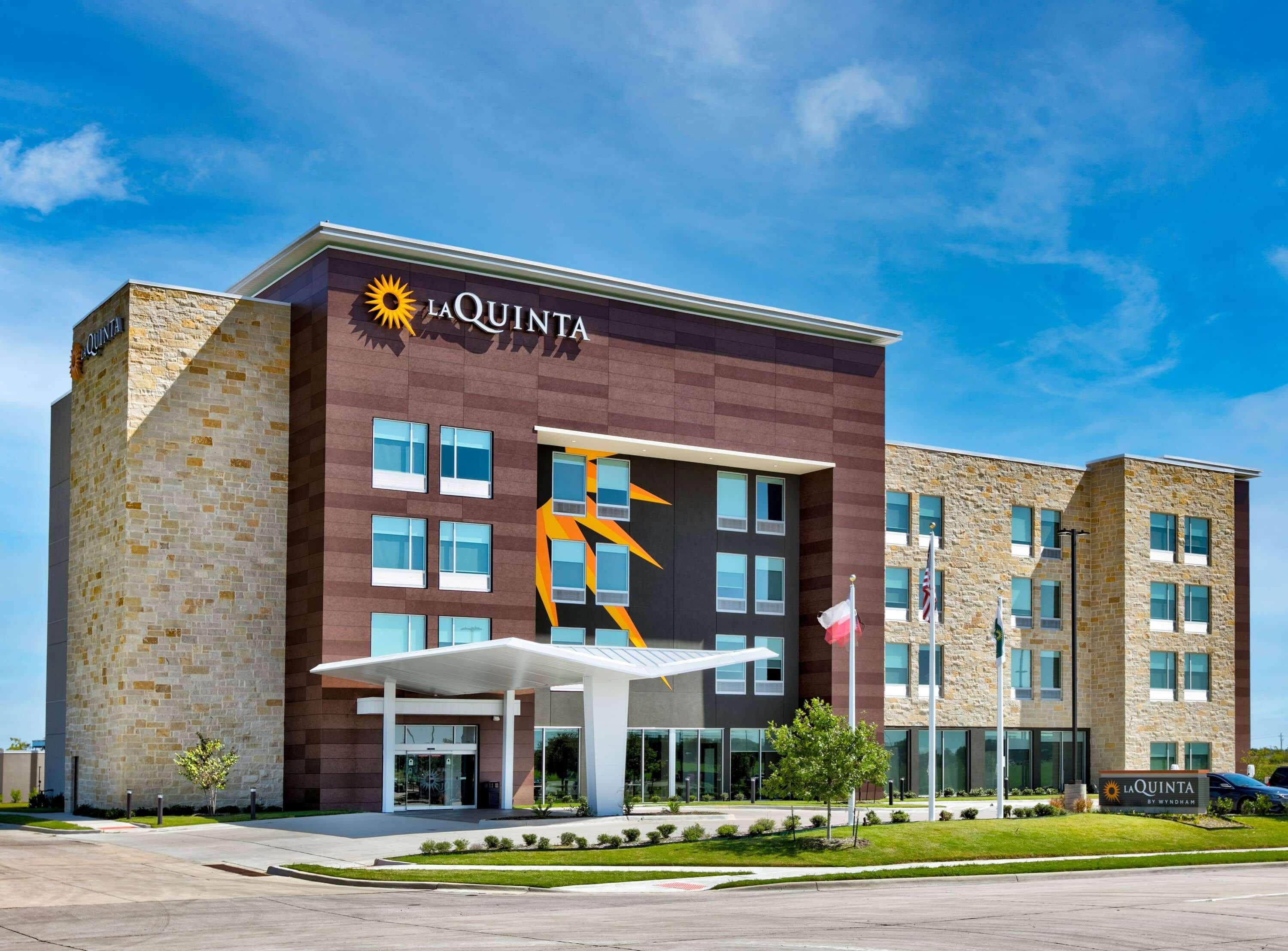 La Quinta Inn & Suites By Wyndham Террелл Экстерьер фото